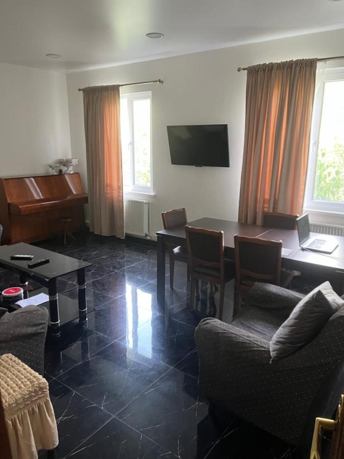 Cozy Space In Tbilisi Esterno foto